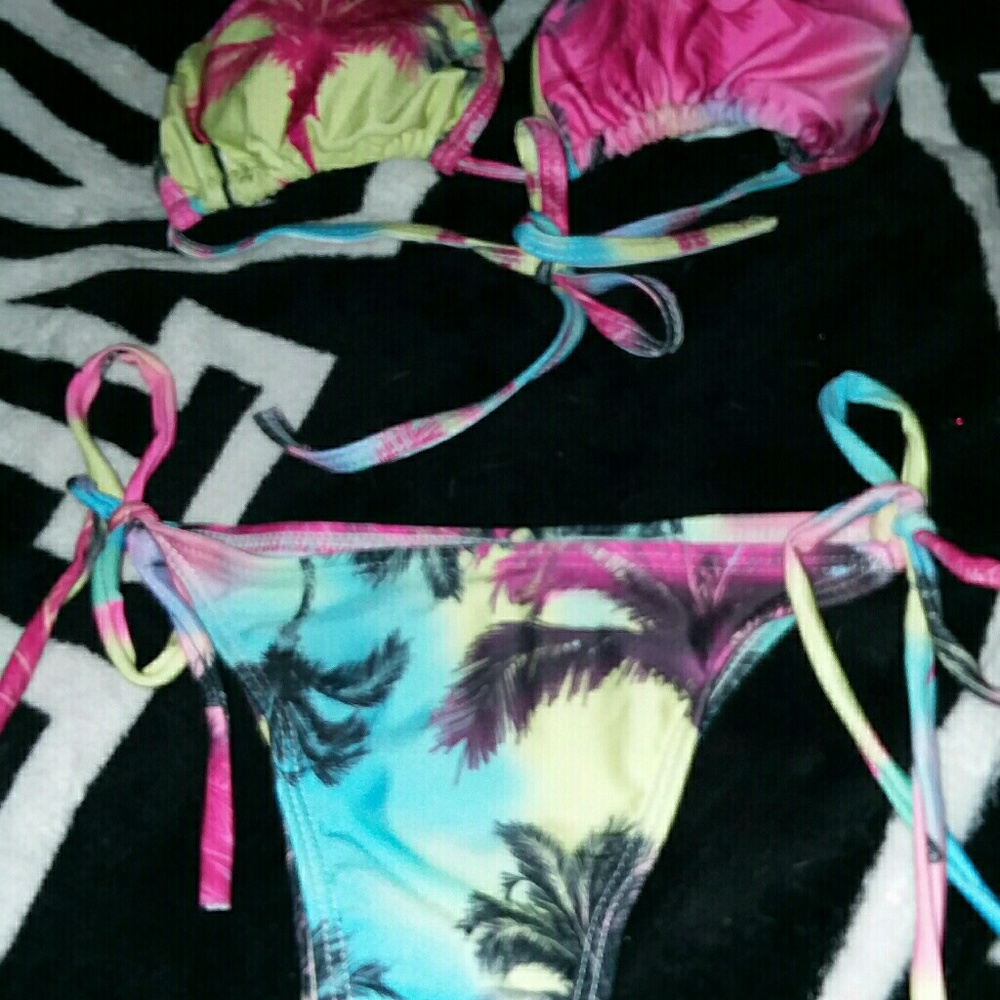 🌞🌴 Beautiful Bathing Suit 🌞🌴